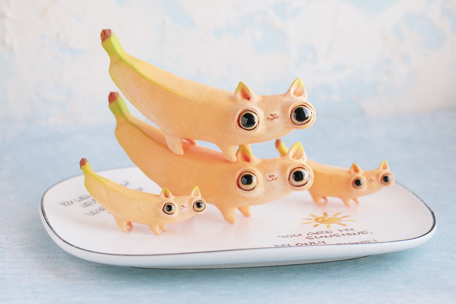 cat bananas