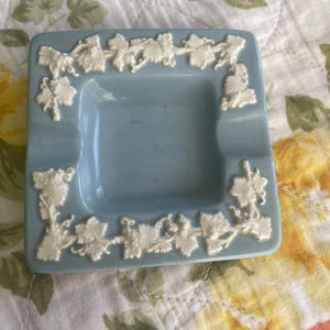 Vintage Wedgwood Queens Ware Trinket Dish: Embossed Grapevine Border, Ring Holder