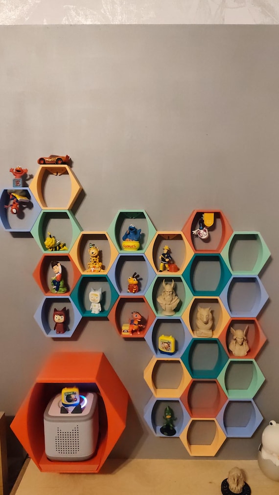 Regal für Tonies oder Sammelfiguren (magnetisch und variabel zusammensteckbar)