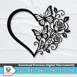 Può includere: Un design grafico digitale nero che presenta un contorno a forma di cuore decorato con tre farfalle e due rose sul lato destro. Il testo in basso recita: Download Premium Digital Files Instantly SVG - DXF - DWG - PNG - EPS - PDF.