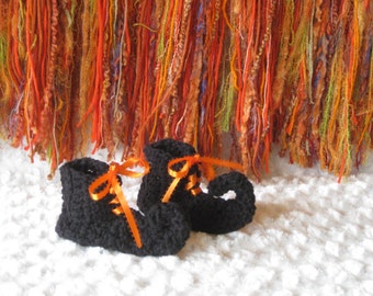 Crochet baby booties Halloween witch curled curly toe Elf shoes slippers socks black and orange
