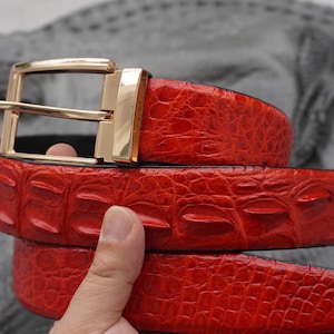 Ancho 1.5” - Cinturón de hombre hecho a mano de piel de cocodrilo auténtica roja con lomo de cuerno, regalo para él