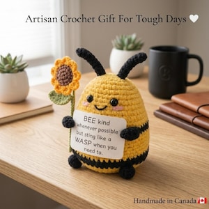 Peluche abeille au crochet, soutien émotionnel | Cadeau Abeille positive | Cadeau d'encouragement à la santé mentale | Ami de bureau Bee Kind | Cadeau canadien pour la fête des pères
