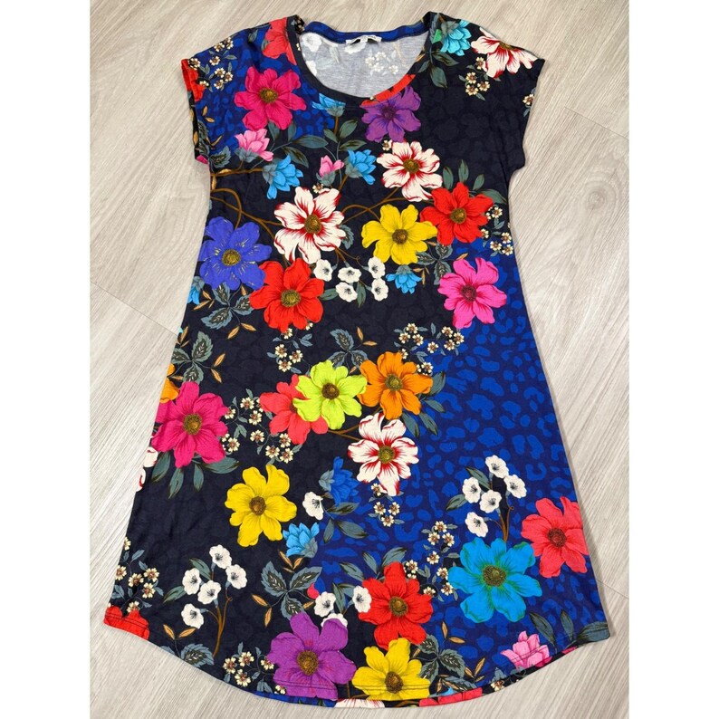 Johnny Was Minikleid aus Pima-Baumwolle und Modal-Strick mit Blumenmuster, marineblau, Größe XS, Kurzarm Bild 2