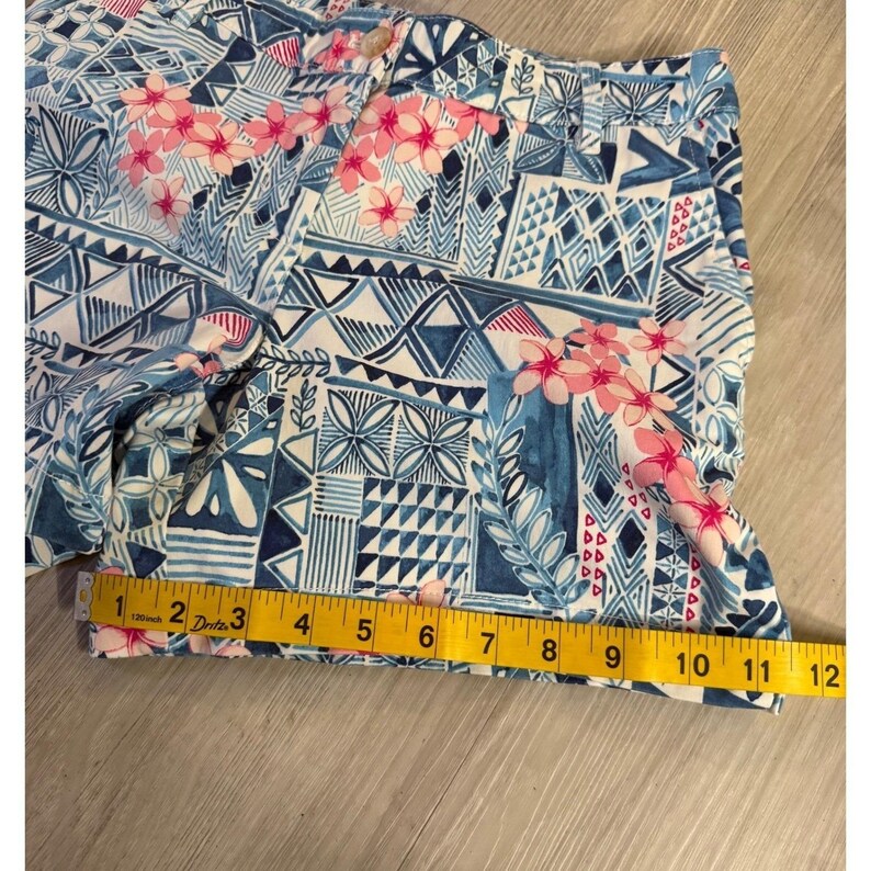 Tommy Bahama Womens Size 4 Blue Pink Geometric Floral Tribal Print Cotton Shorts image 9