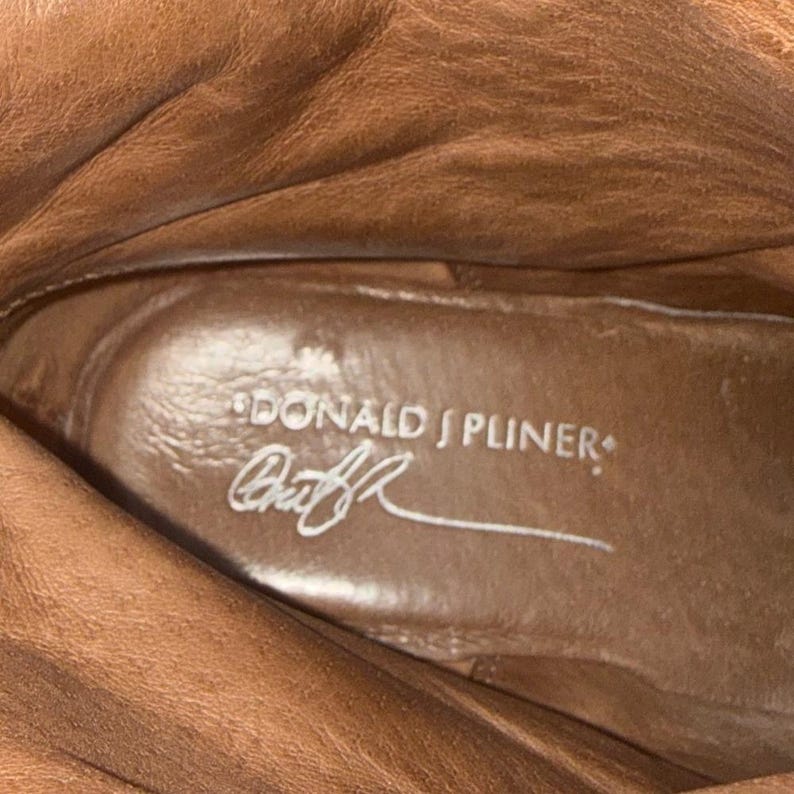 Donald J Pliner Doro-B6 Taupe leren enkellaarsjes met sierstiksels, maat 9.5M afbeelding 5