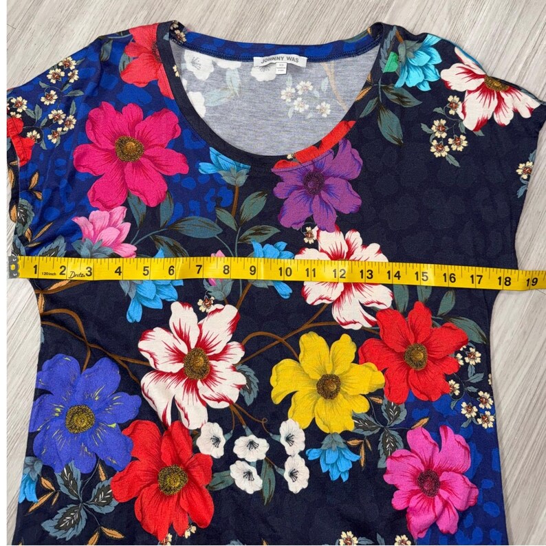 Johnny Was Minikleid aus Pima-Baumwolle und Modal-Strick mit Blumenmuster, marineblau, Größe XS, Kurzarm Bild 9