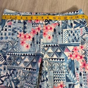 Tommy Bahama Womens Size 4 Blue Pink Geometric Floral Tribal Print Cotton Shorts image 10