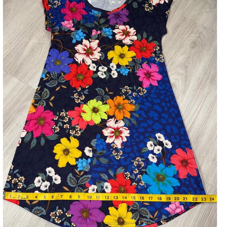 Johnny Was Minikleid aus Pima-Baumwolle und Modal-Strick mit Blumenmuster, marineblau, Größe XS, Kurzarm Bild 6