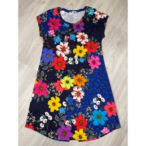 Johnny Was Minikleid aus Pima-Baumwolle und Modal-Strick mit Blumenmuster, marineblau, Größe XS, Kurzarm Bild 11