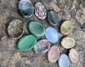 Handgefertigter Sorgenstein aus Kristall für Ruhe, Stressabbau, Achtsamkeit, Meditation, Geschenk für Entspannung und Positivität