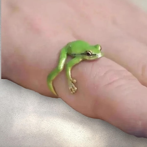 Mini Tree Frog Ring, Cute Enamel Animal Hug Ring, Adjustable Blue Green Frog Open Ring, Cottagecore Nature Jewelry
