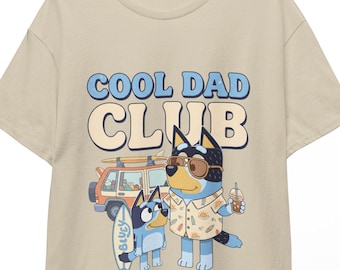 ブルーイ・クール・ダッド・クラブTシャツ｜漫画風パパキャラクター、サーフボード＆バンデザイン