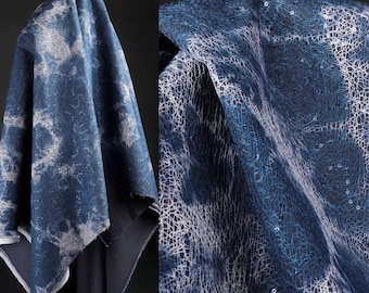 Tkanina dżinsowa Indigo White Tie Dye z teksturą, cięta na wymiar, laminowana siateczką na kurtki i spódnice. A61