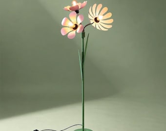 Metallgolvlampa med blommotiv och vardagsrumslampa i 3 stilar