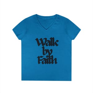 信仰によって歩む VネックTシャツ | キリスト教聖句Tシャツ
