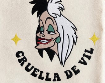 Fiocco ricamato da civetta 101 Dalmatians Disney Villain Cruella File, Cruella Disney Girl Trip, Bad Witches Club