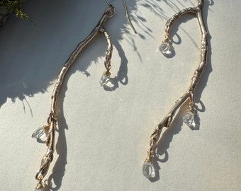 Branches de peuplier faux-tremble en bronze avec boucles d'oreilles doubles en cristal et quartz - « Rosée du matin »