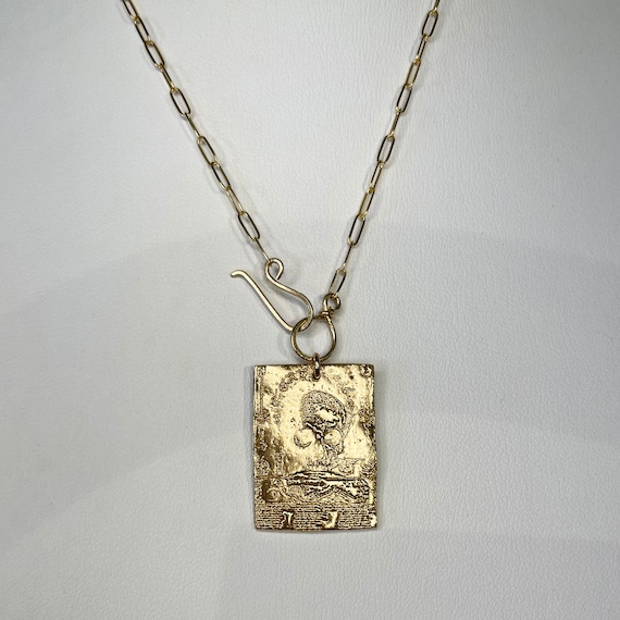 Memento Mori Front Clasping Necklace