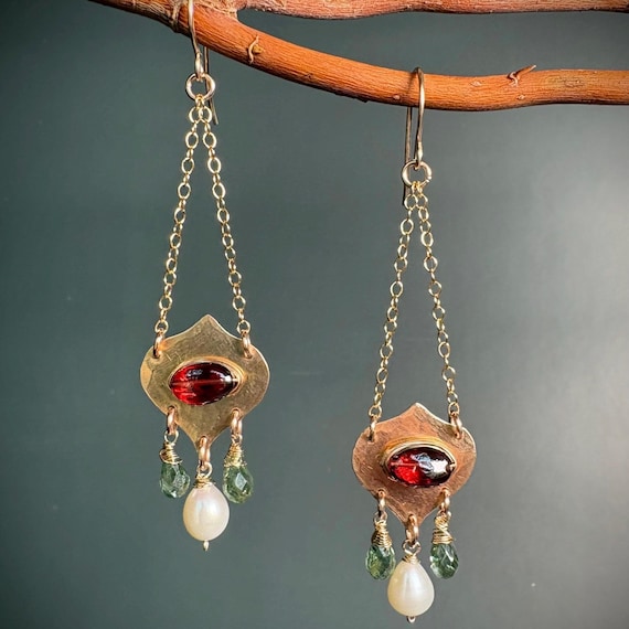 Modern Renaissance garnet, apatite and pearl earring