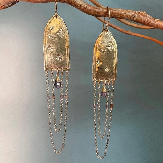 Castle window earrings in bronze, gold and spinel