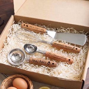 Personalized Family Baking Set, Custom Engraved Baking Tools, Family Kitchen Gift, Gift for Mom, Grandma Gift, Baking Lovers Gift