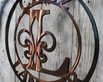 Fleur De Lis Customized Copper or Bronze Plated Metal Steel Wall Mount Personalized Fleur De Lis Center Letter Sign