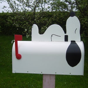 Novelty  mailboxes -  Snoopy  mailbox (white)