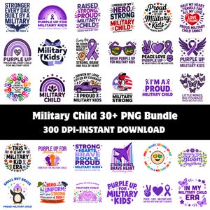 Può includere: Una collezione digitale di oltre 30 design grafici con temi viola, slogan di ispirazione militare, arcobaleni, cuori, farfalle e immagini patriottiche. Il testo include frasi come Military Child, Purple Up e Proud Military Child.
