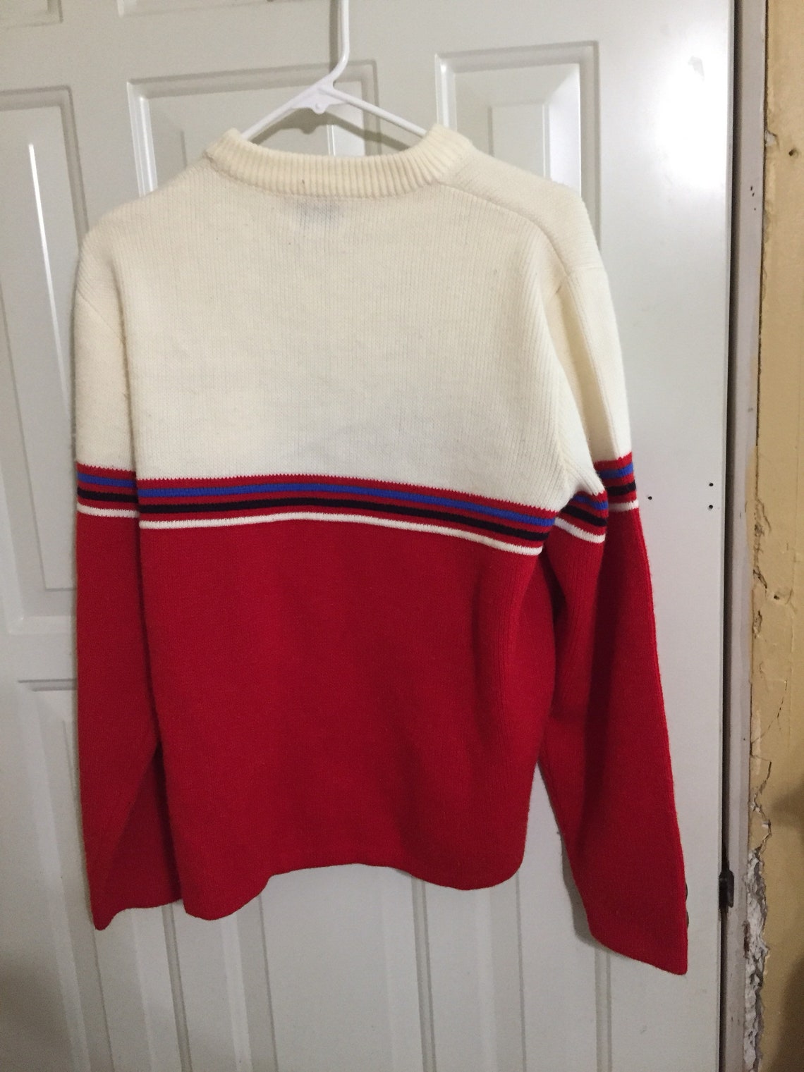 Red and white sweater By LS Ayres and Co size XL | Etsy