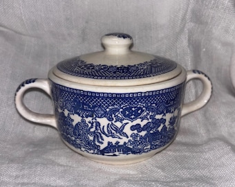 Blue Willow sugar bowl unmarked