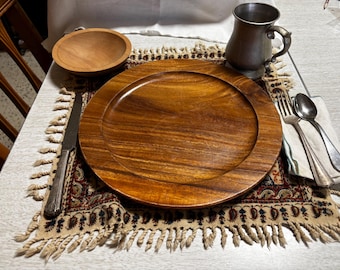 Set von 4 Tellern und 2 Tellern für die Vintage-Keramik