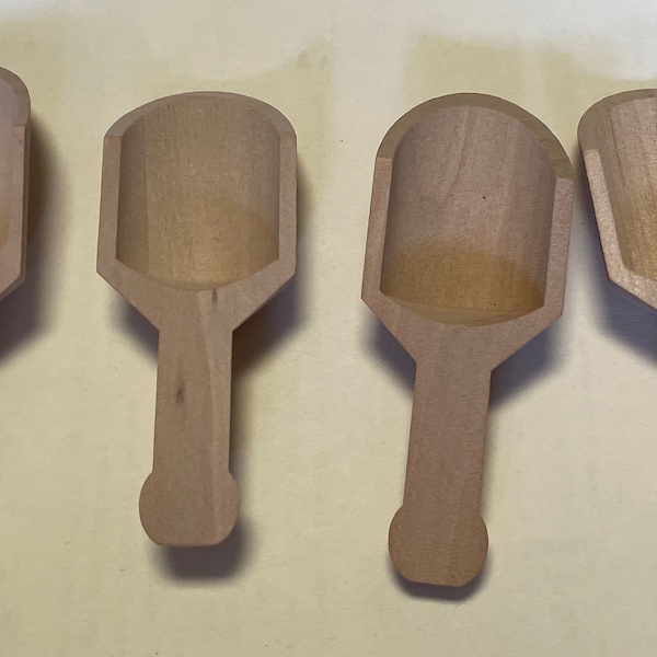 Lot of 4 small wooden scoops