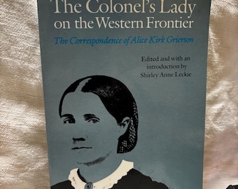 Die Oberstdame an der Westfront: Die Ähnlichkeit mit Alice Kirk Grierson (1989).