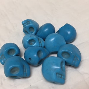 lot of 10 20mm stone skull beads turquoise color