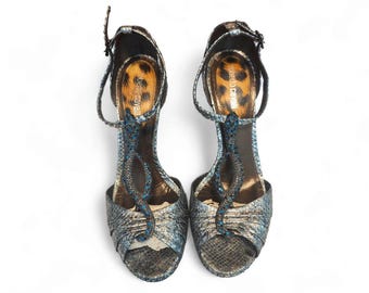 Sandales en T en peau de serpent métallisé Crystal Snake Roberto Cavalli | UE 40 | États-Unis 10