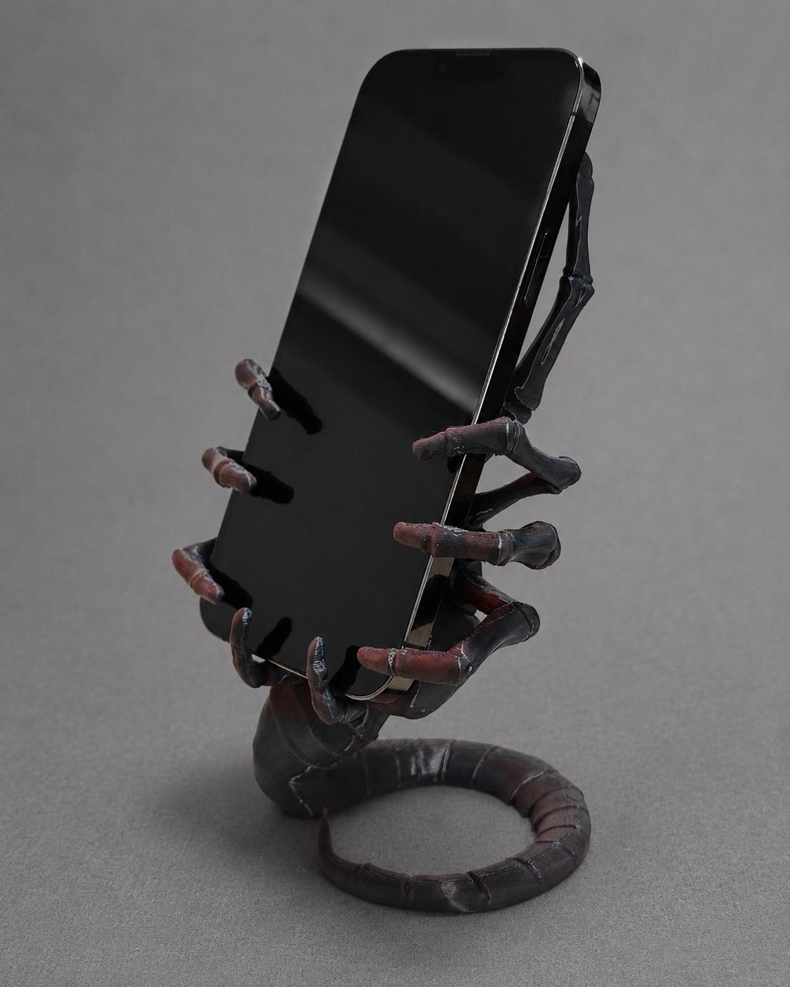 Sci-fi Creature Phone Stand, 3D Printed Gothic Smartphone Holder ...