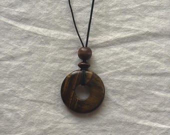 Collar de tigre de madera