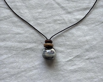 Choker van keramiek en hout
