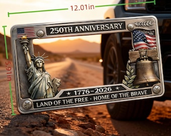 Patriottische nummerplaathouder ter ere van het 250-jarig jubileum van de Amerikaanse Onafhankelijkheid, autodecoratie met Liberty Bell en Vrijheidsbeeld.