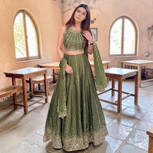 Lehenga de seda tailandesa verde, ghagra nupcial con lentejuelas, ropa de fiesta de diseñador (3,5 m de vuelo)