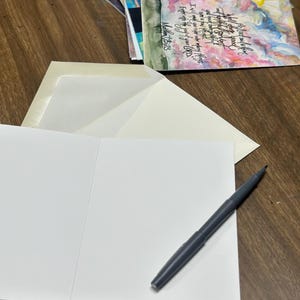 Cartões dobrados com versículos bíblicos COM ENVELOPES - 25 unidades - Versículos bíblicos variados com arte colorida