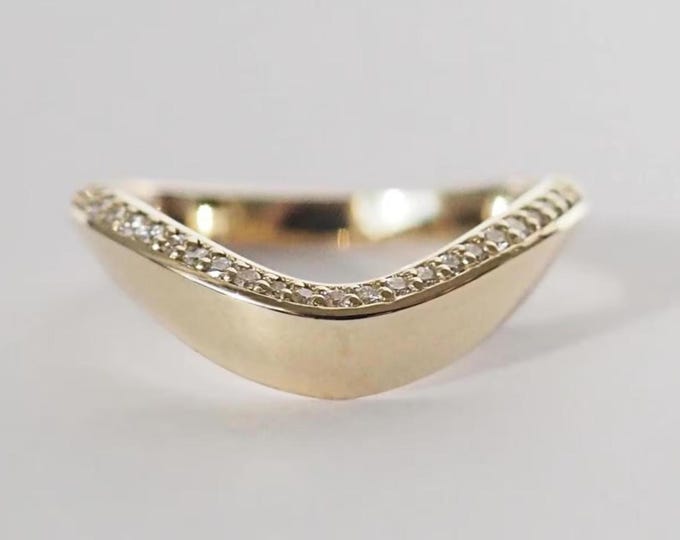 Round Cut Moissanite Curved Wedding Band, 14K Solid Gold Minimalist U-Shaped Stackable One Sided Diamond Bridal Ring, Anniversary Gift