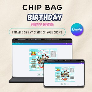 Puede incluir: Una plantilla digital de invitaci&oacute;n de cumplea&ntilde;os con dise&ntilde;o de bolsa de papas fritas mostrada en una laptop y una tablet. El dise&ntilde;o incluye personajes de Toy Story, un fondo azul cielo con nubes y texto que incluye Happy Birthday.