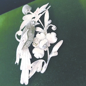 Brooch/Pin Scissor-tail Fly Catcher Sterling Silver 925 Floral Setting Hook Pin Closure Mid-Century High Fashion Jewelry Gift Vintage 1940&#39;s