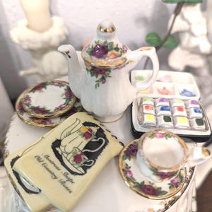 Rare 1996 Royal Albert "Old Country Roses" Novelty Teapot by Paul Cardew – Victorian Tea Table Mid-Size Edition