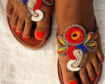Sandalias de cuero con cuentas masái hechas a mano