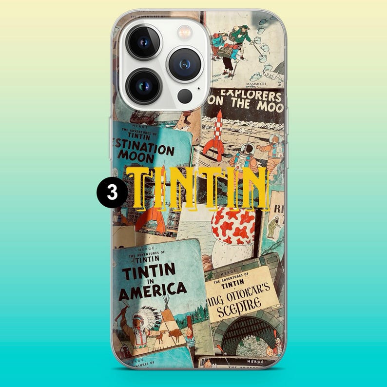 Op de afbeelding: Een transparante telefoonhoes met een collage van Tintin-stripboekcovers. Het ontwerp bevat de gele tekst "TINTIN" en titels als "Mannen op de Maan" en "Tintin in Amerika".