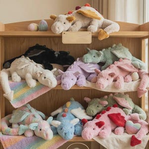Jellycat Dragon Plush Collection, Fantasy-knuffel, Sky Snow Rose Onyx (70 cm)