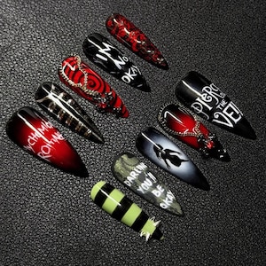 Handgefertigte Emo Goth Stiletto Nägel, Rote Schwarze Kette Punk Art, Alternative Gothic Luxus Nagel Set